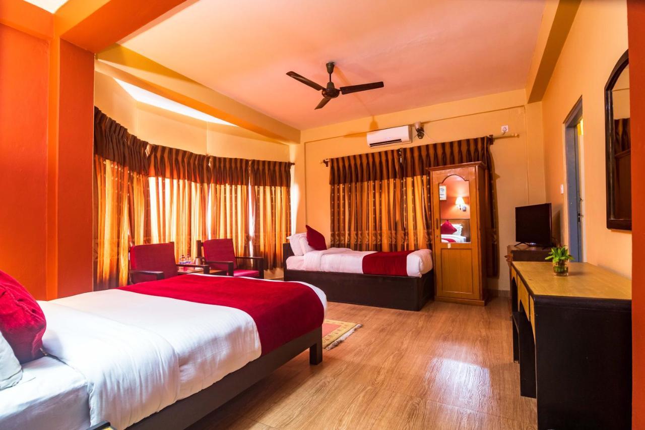 Hotel Silver Oaks 3*