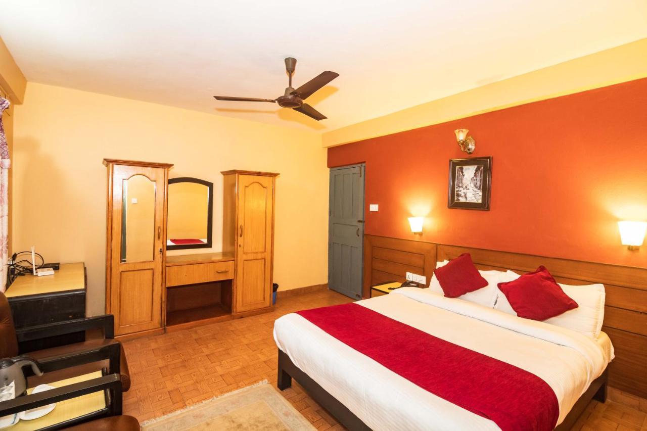 Silver Oaks Hotel