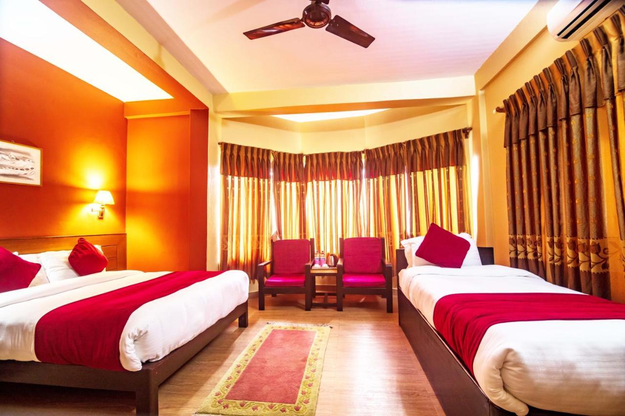Hotel Silver Oaks 3*